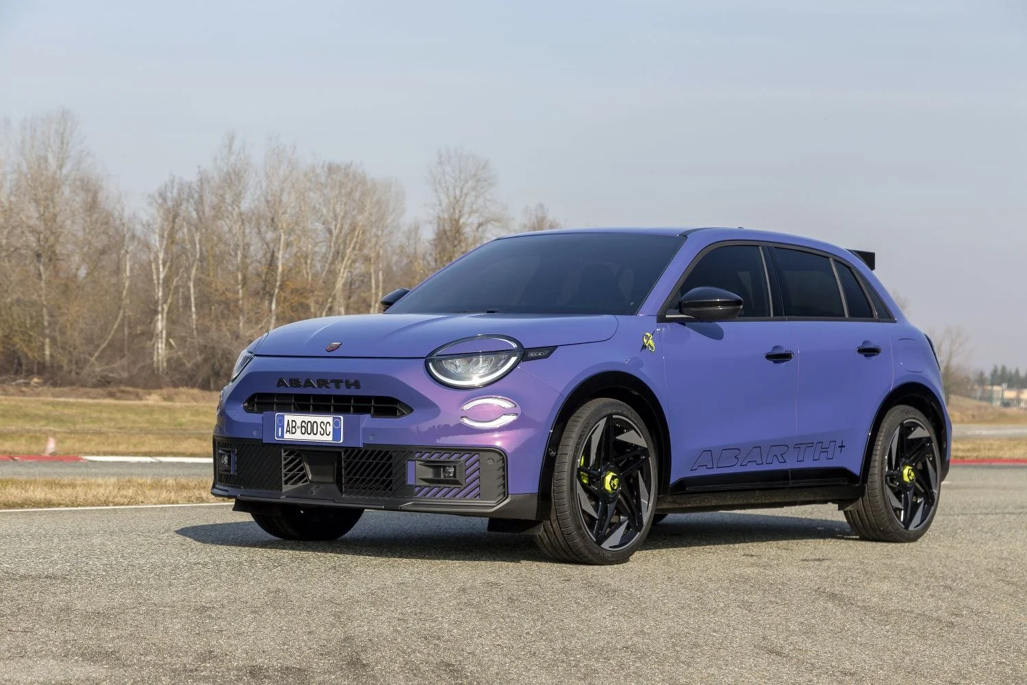 Abarth 600 Scorpionissima 54 kWh (282 Hp)2024 - - 1