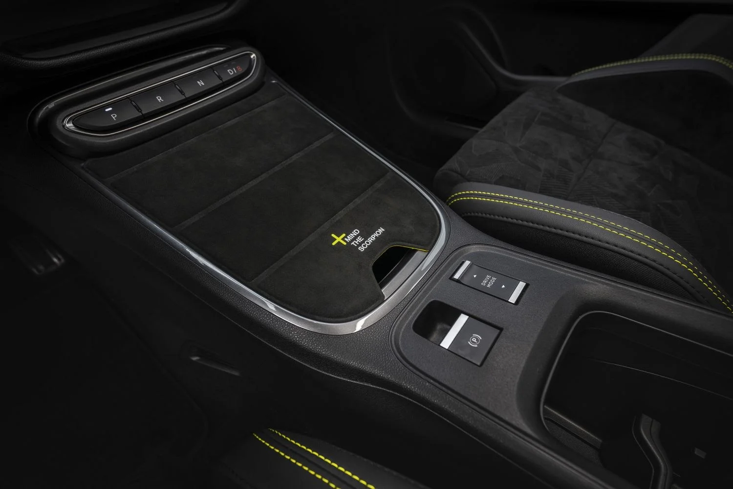 Abarth 600 Scorpionissima 54 kWh (282 Hp)2024 - thumbnail 11