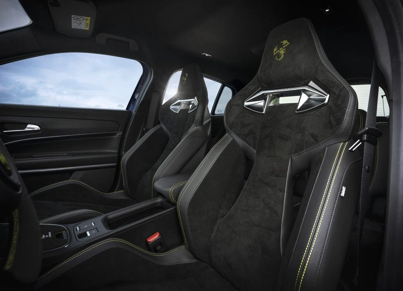 Abarth 600 Scorpionissima 54 kWh (282 Hp)2024 - thumbnail 16