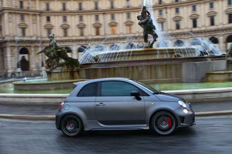Abarth 695 Anniversario 1.4 T-Jet (180 Hp)2019 - thumbnail 2