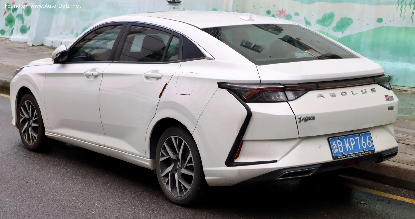 Aeolus Yixuan 1.0T (125 Hp)2020 - 2022 thumbnail 2