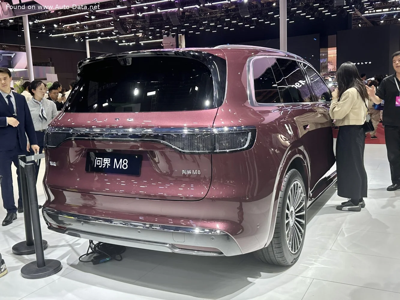 AITO M8 1.5T GDI 37 kWh (533 Hp) Extended Range AWD2025 - thumbnail 2