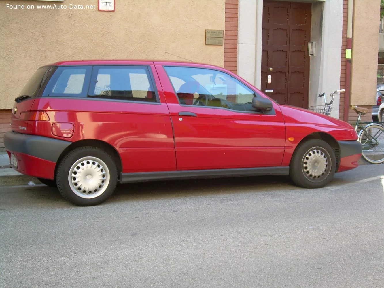 Alfa Romeo 145 1.4 Twin Spark (103 Hp)1997 - 1999 thumbnail 6