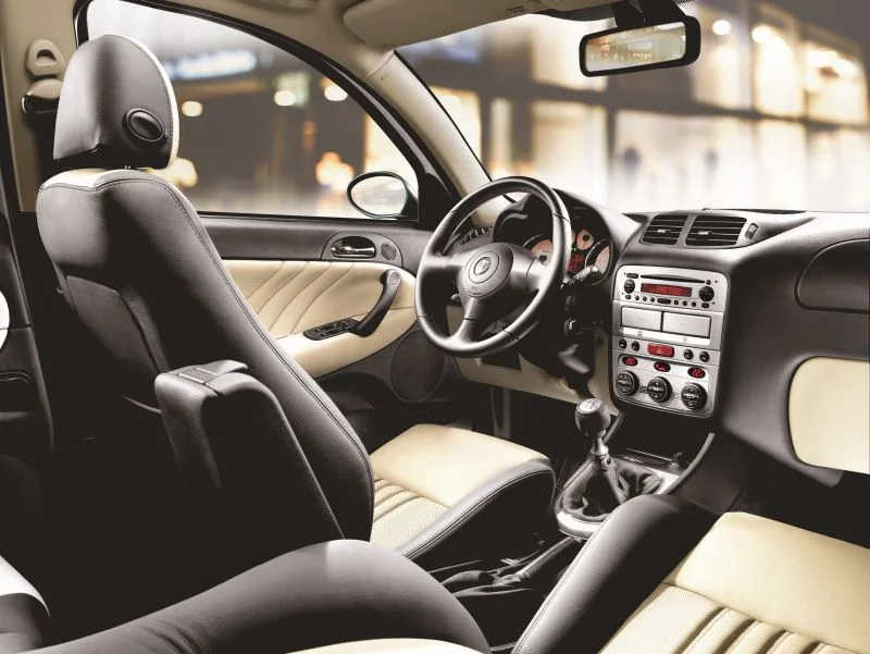 Alfa Romeo 147 1.6 Twin Spark (105 Hp)2004 - 2010 thumbnail 3