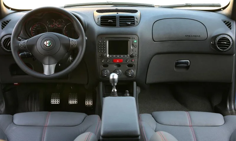 Alfa Romeo 147 1.6 Twin Spark (105 Hp)2004 - 2010 thumbnail 9