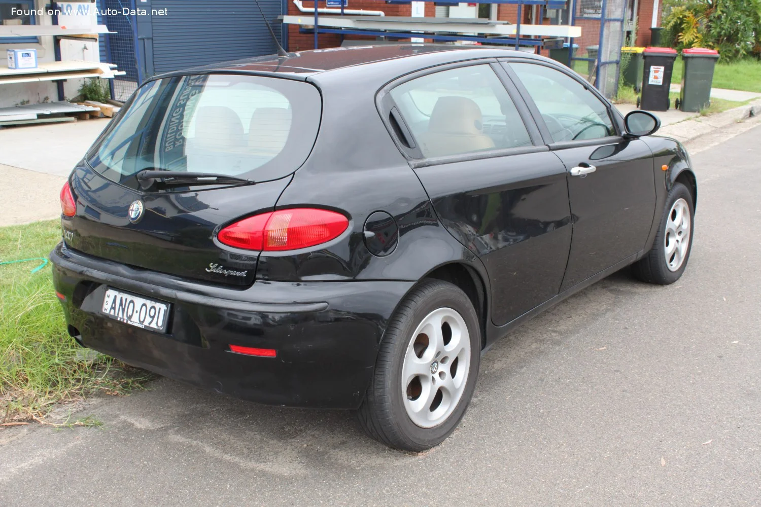 Alfa Romeo 147 1.6 Twin Spark (120 Hp)2000 - 2004 thumbnail 2