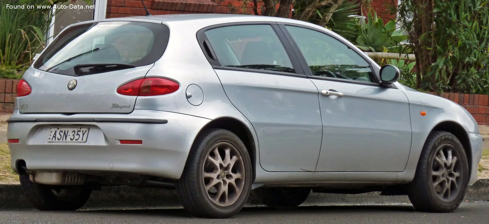 Alfa Romeo 147 1.6 Twin Spark (120 Hp)2000 - 2004 thumbnail 4