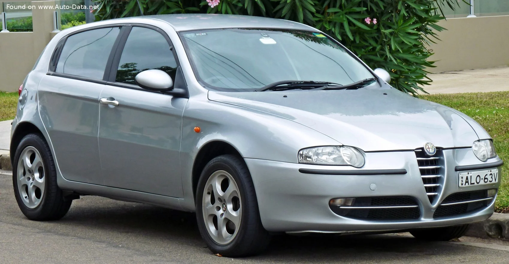 Alfa Romeo 147 1.6 Twin Spark (120 Hp)2000 - 2004 thumbnail 6
