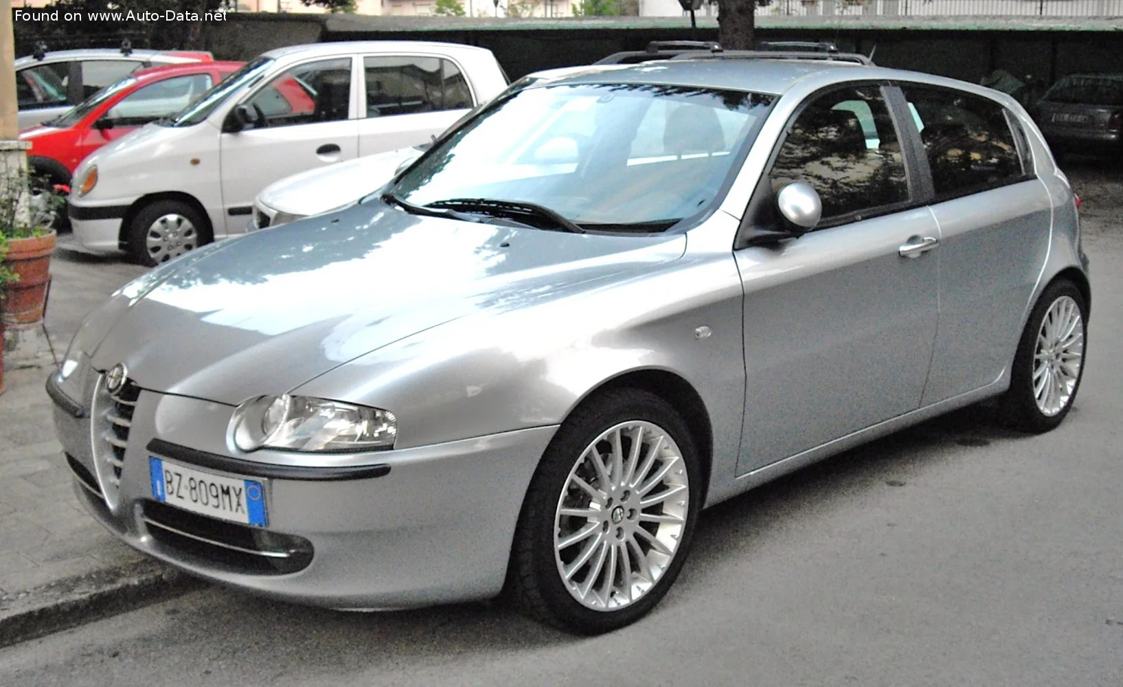 Alfa Romeo 147 1.6 Twin Spark (120 Hp)2000 - 2004 thumbnail 8