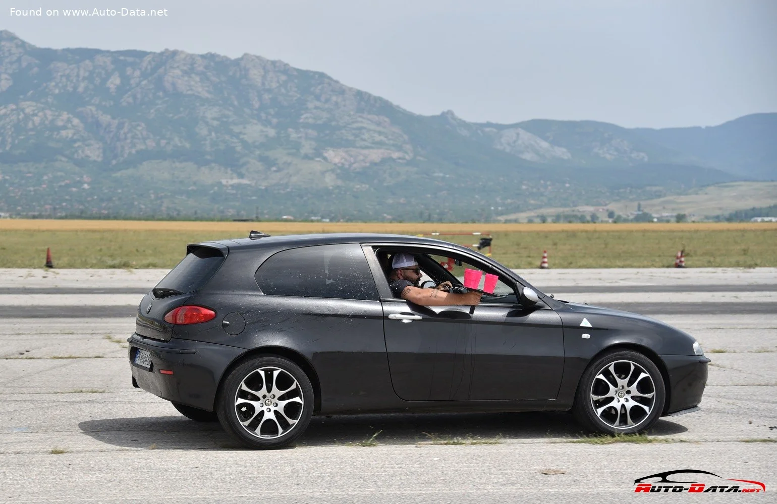 Alfa Romeo 147 1.6 Twin Spark (120 Hp)2000 - 2004 thumbnail 16