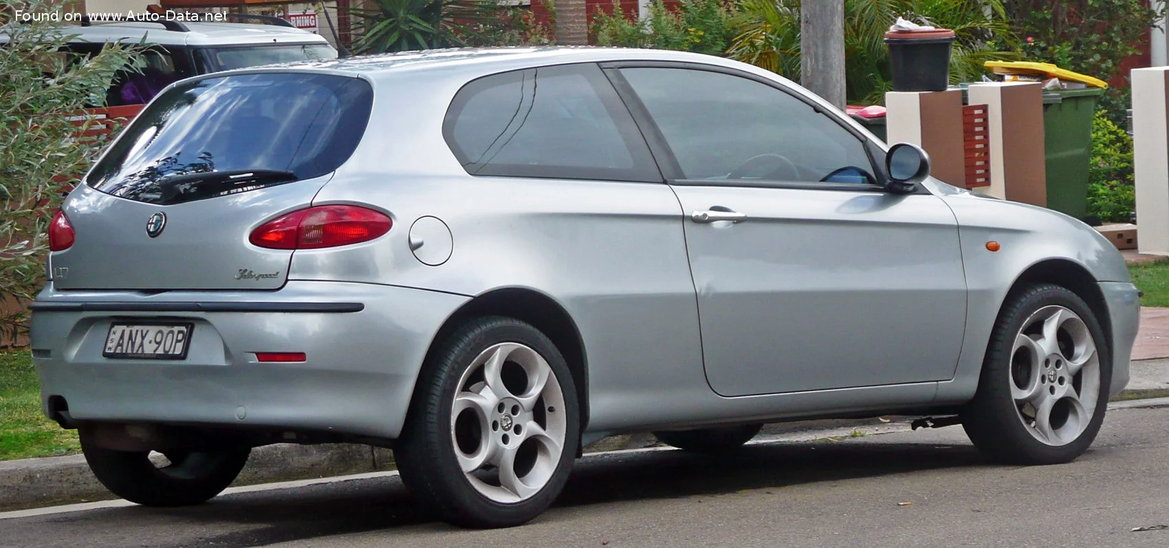 Alfa Romeo 147 1.6 Twin Spark (120 Hp)2000 - 2004 thumbnail 5