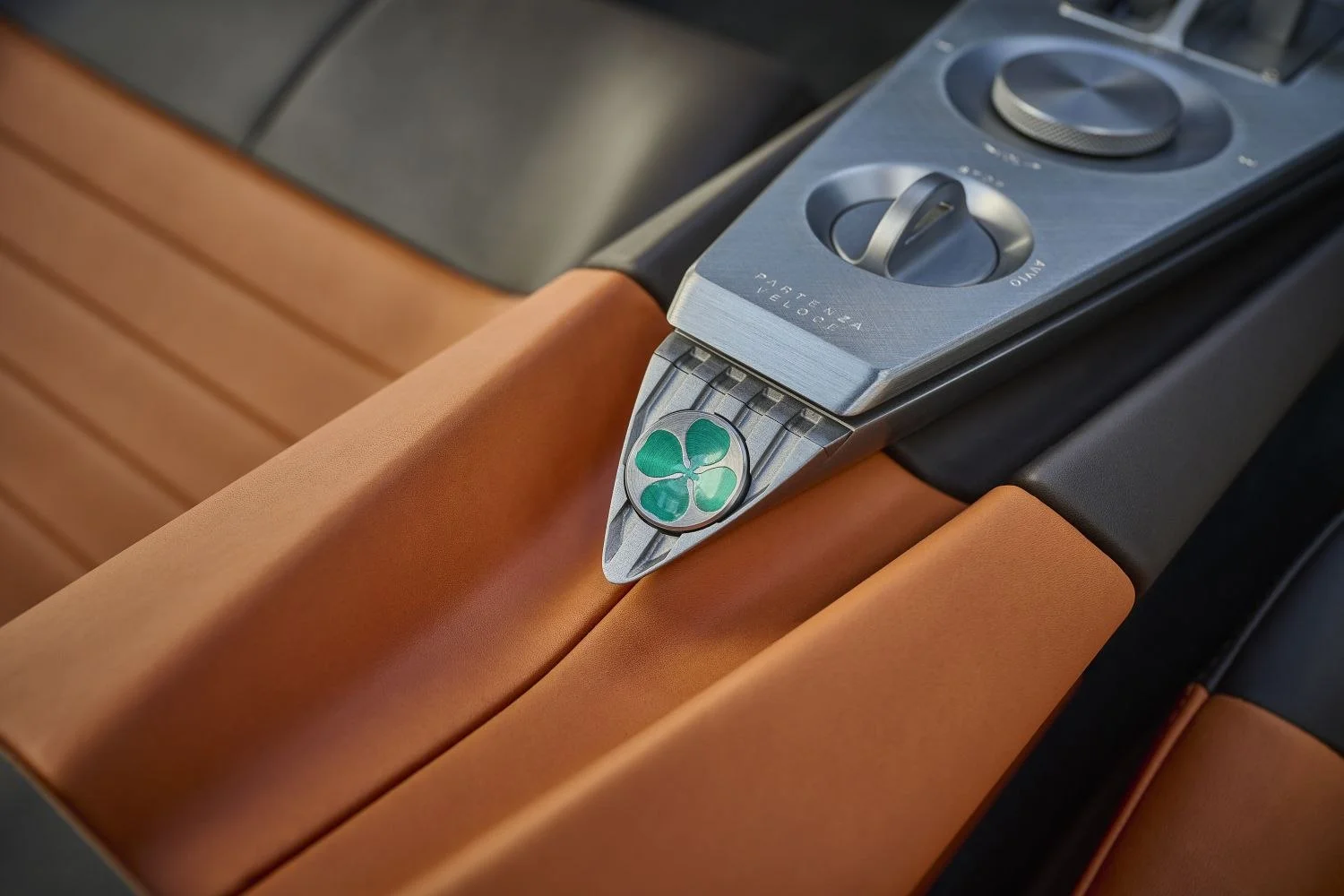 Alfa Romeo 33 Stradale 102 kWh (750 Hp) Electric AWD2023 - thumbnail 15