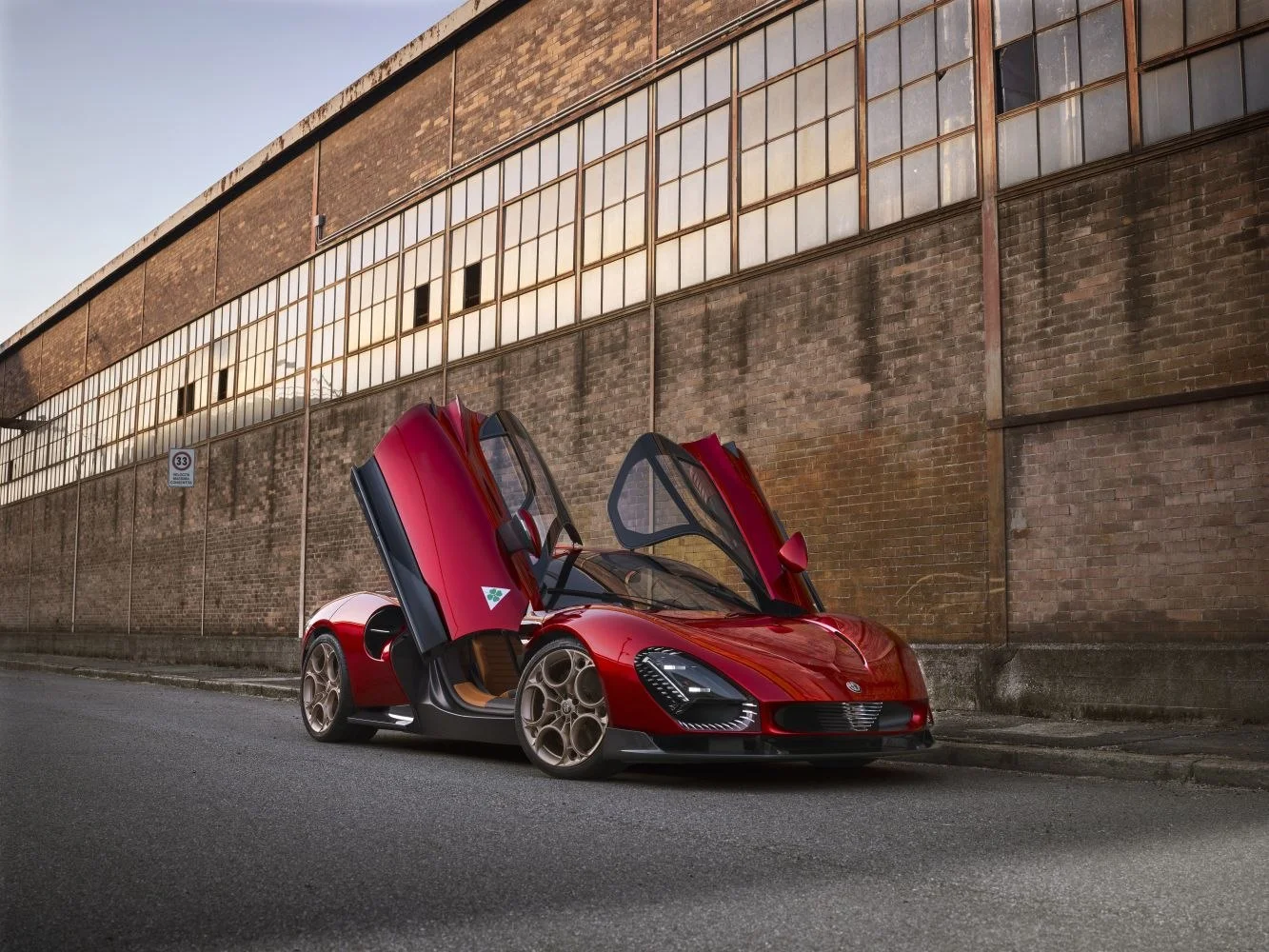 Alfa Romeo 33 Stradale 102 kWh (750 Hp) Electric AWD2023 - thumbnail 10