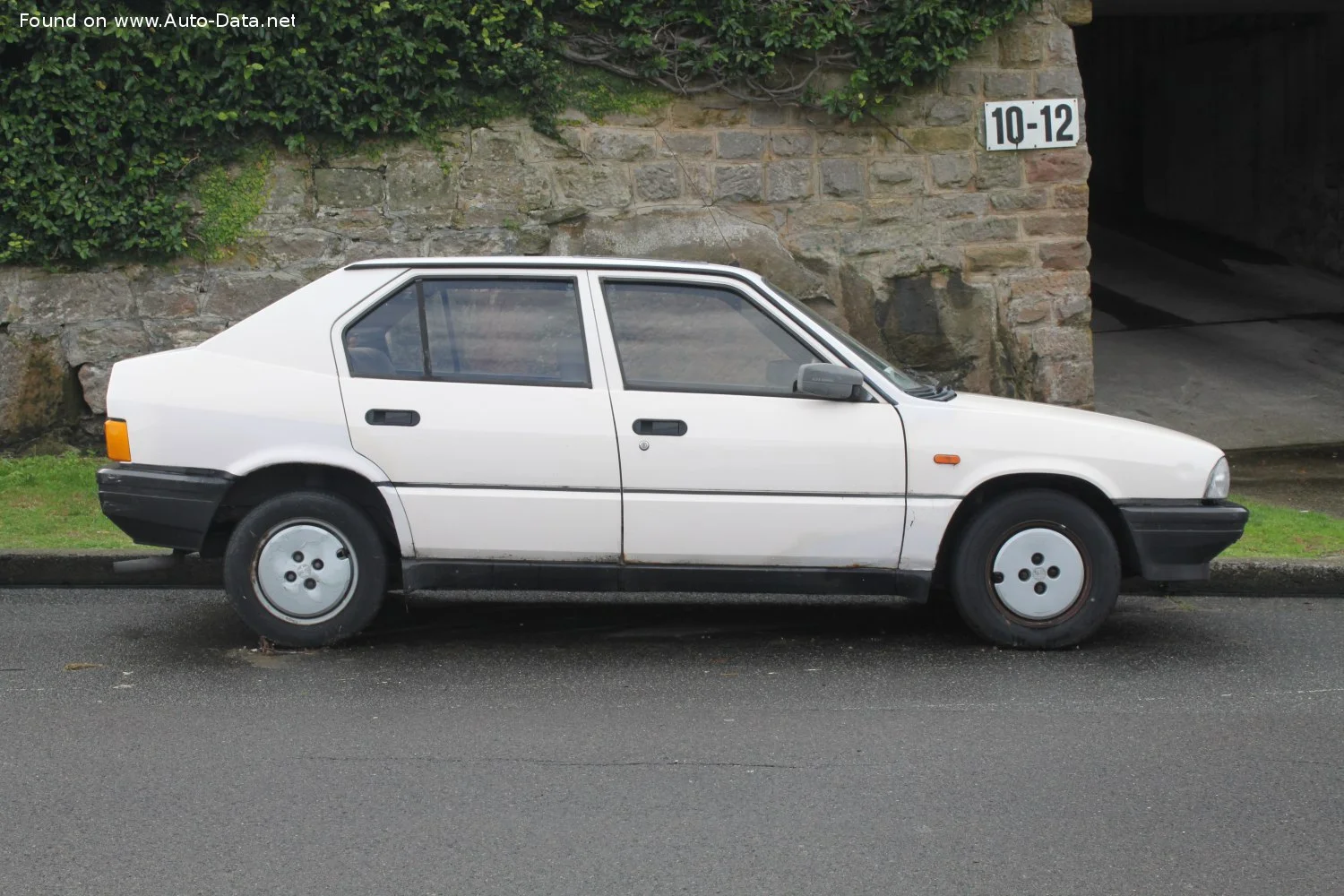 Alfa Romeo 33 1.3 (68 Hp)1983 - 1989 thumbnail 6