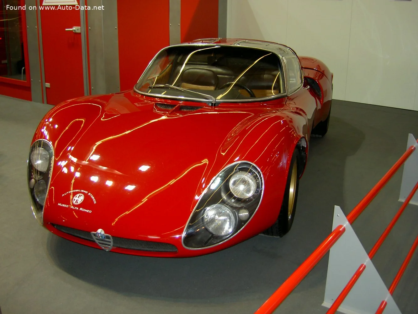 Alfa Romeo 33 2.0 V8 (230 Hp)1967 - 1969 thumbnail 7