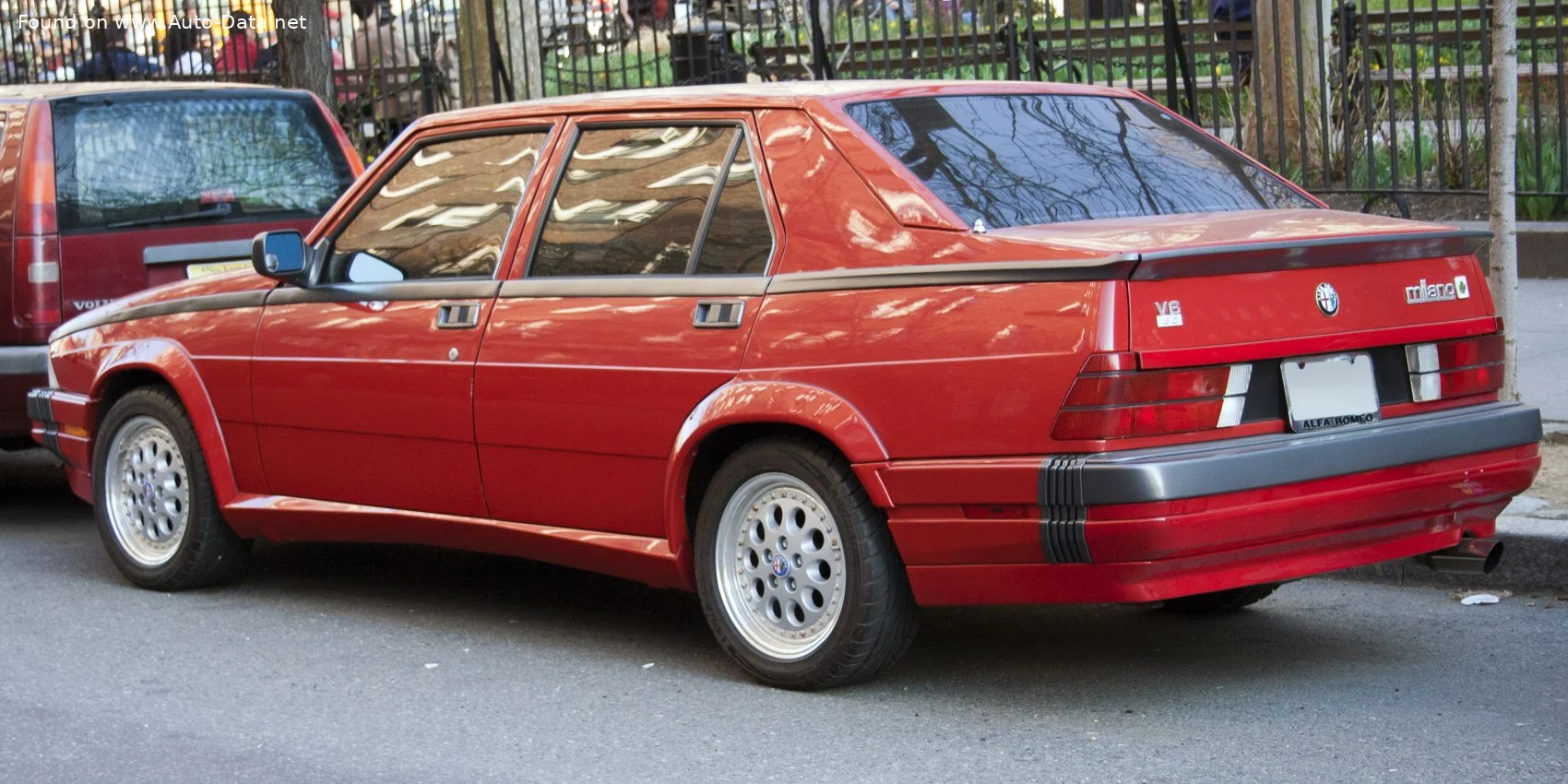 Alfa Romeo 75 1.6 (110 Hp)1985 - 1988 thumbnail 4