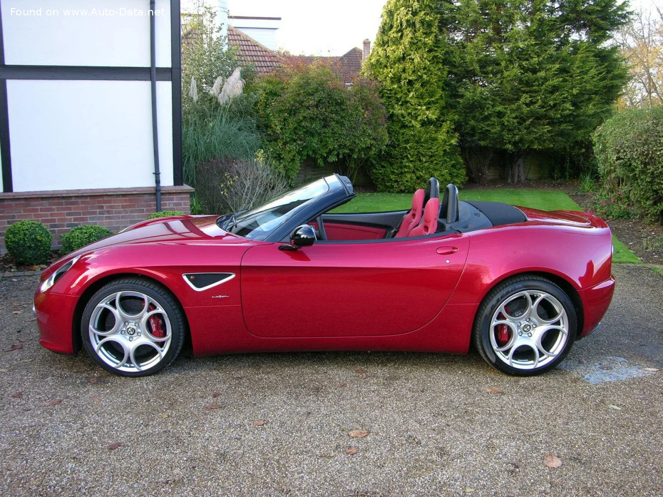 Alfa Romeo 8C Competizione 4.7 V8 (450 Hp)2008 - 2010 thumbnail 2