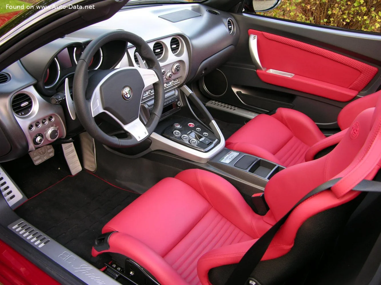 Alfa Romeo 8C Competizione 4.7 V8 (450 Hp)2008 - 2010 thumbnail 3