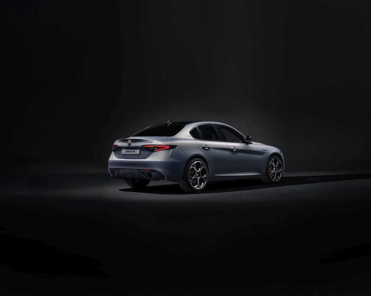 Alfa Romeo Giulia 2.0 Turbo (280 Hp) Q4 Automatic2022 - thumbnail 15