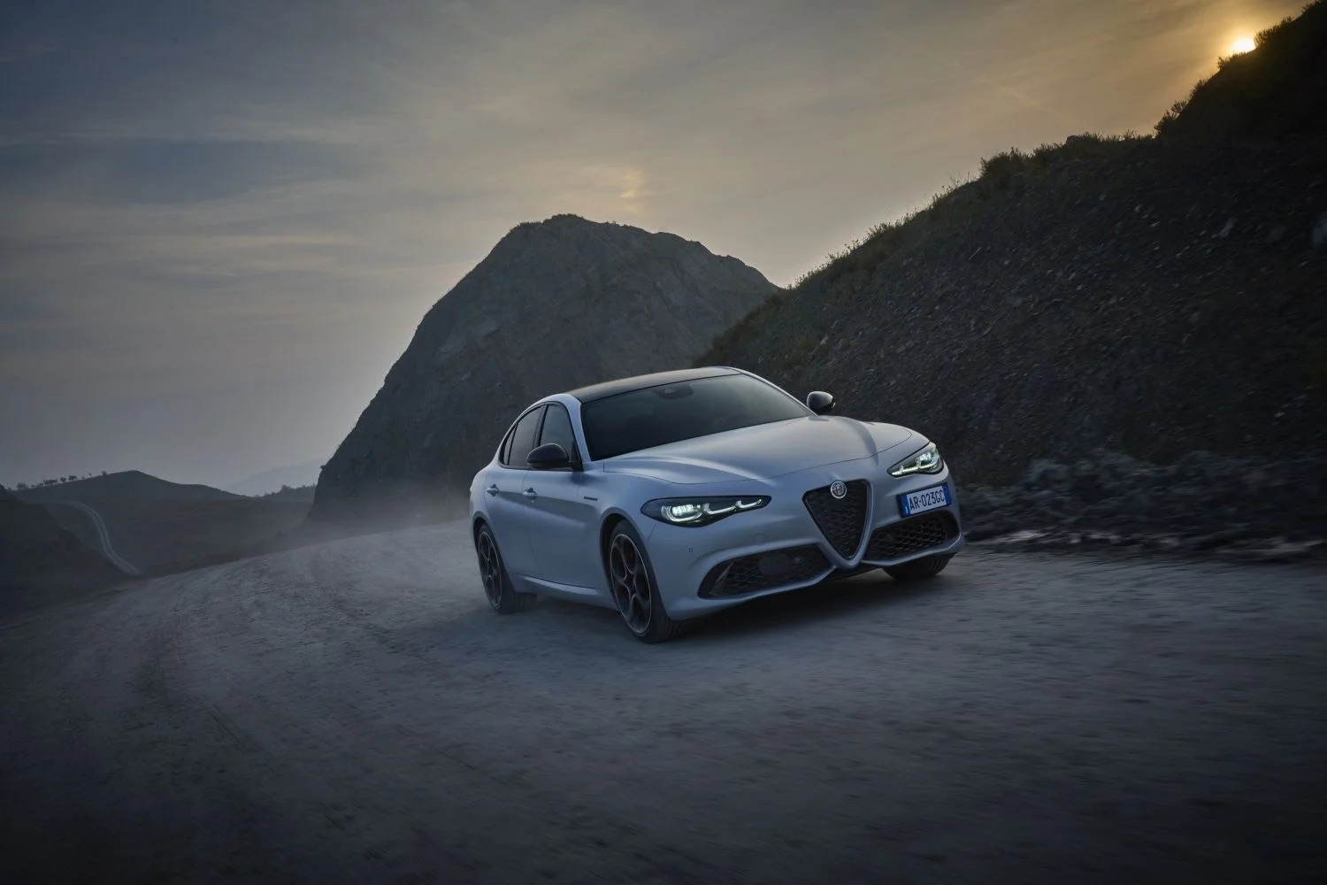 Alfa Romeo Giulia 2.0 Turbo (280 Hp) Q4 Automatic2022 - thumbnail 9