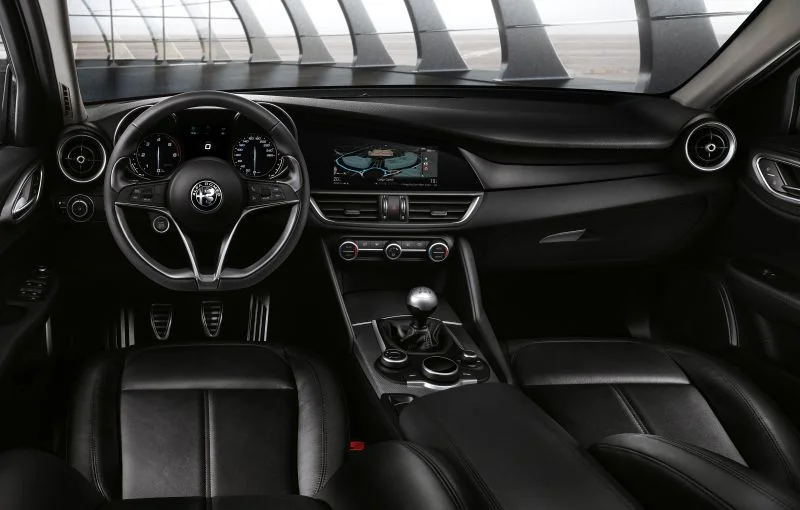 Alfa Romeo Giulia 2.0 Turbo (200 Hp) Automatic2016 - 2018 thumbnail 6
