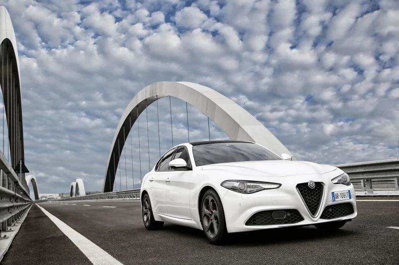 Alfa Romeo Giulia 2.0 Turbo (200 Hp) Automatic2016 - 2018 thumbnail 8