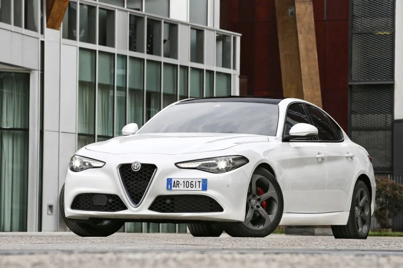 Alfa Romeo Giulia 2.0 Turbo (200 Hp) Automatic2016 - 2018 thumbnail 9