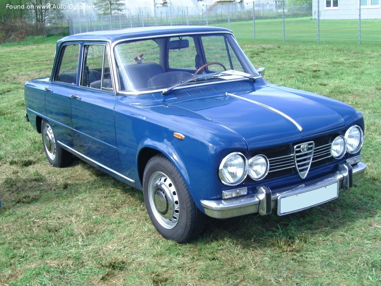 Alfa Romeo Giulia 1300 Super (87 Hp)1974 - 1978 thumbnail 3