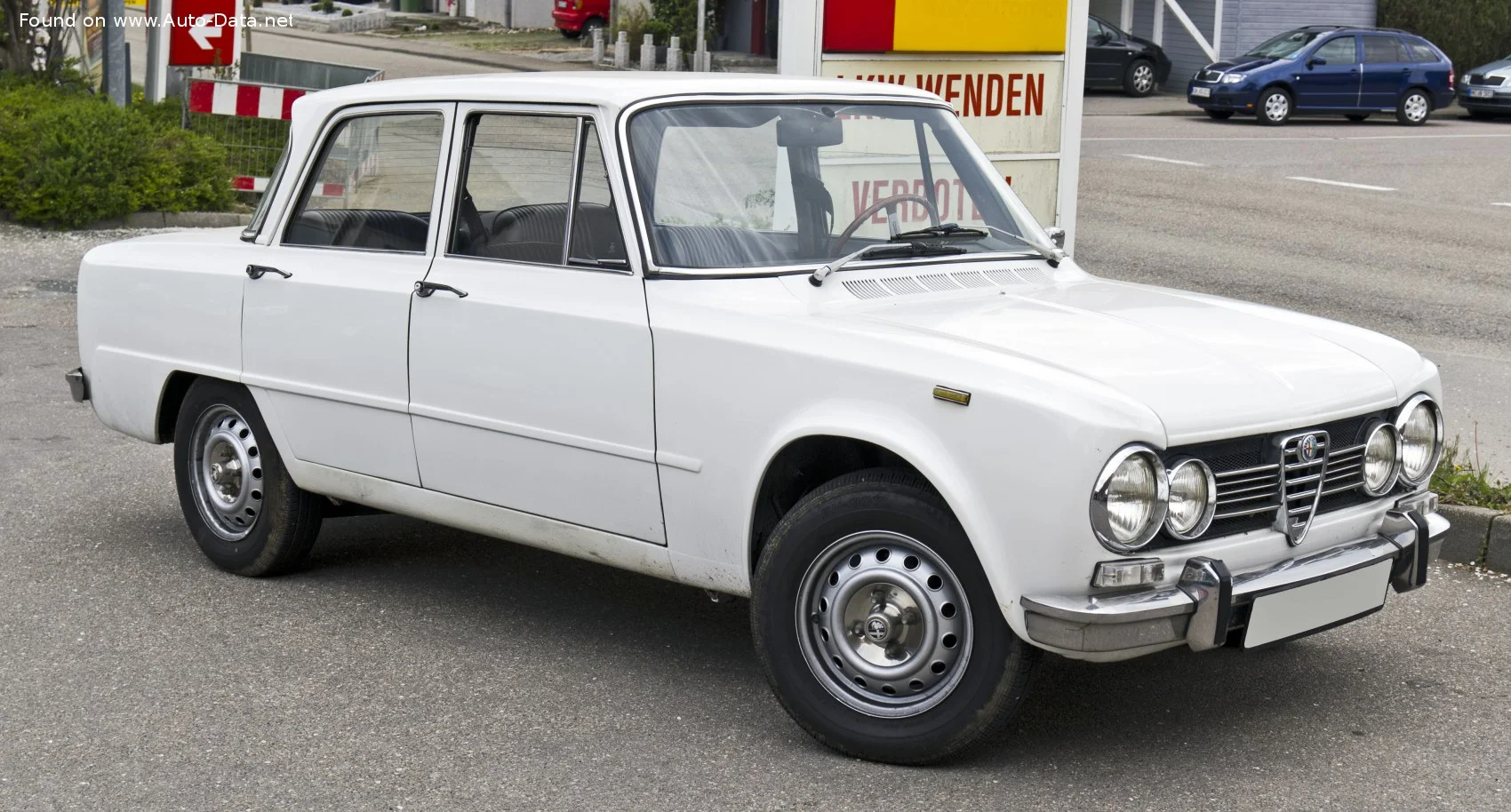Alfa Romeo Giulia 1300 Super (87 Hp)1974 - 1978 thumbnail 10