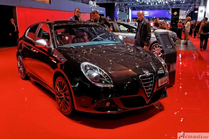 Alfa Romeo Giulietta 1.4 (105 Hp)2012 - 2016 thumbnail 15