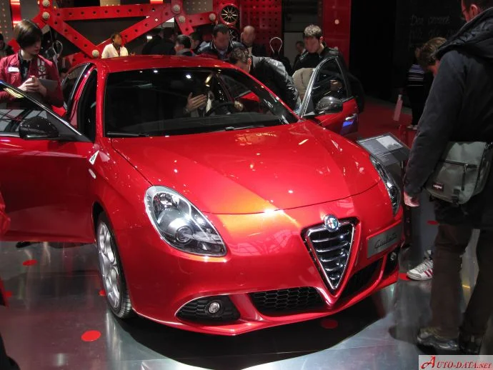 Alfa Romeo Giulietta 1.4 (105 Hp)2012 - 2016 thumbnail 16