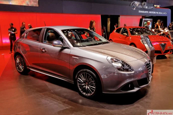 Alfa Romeo Giulietta 1.4 (105 Hp)2012 - 2016 thumbnail 8