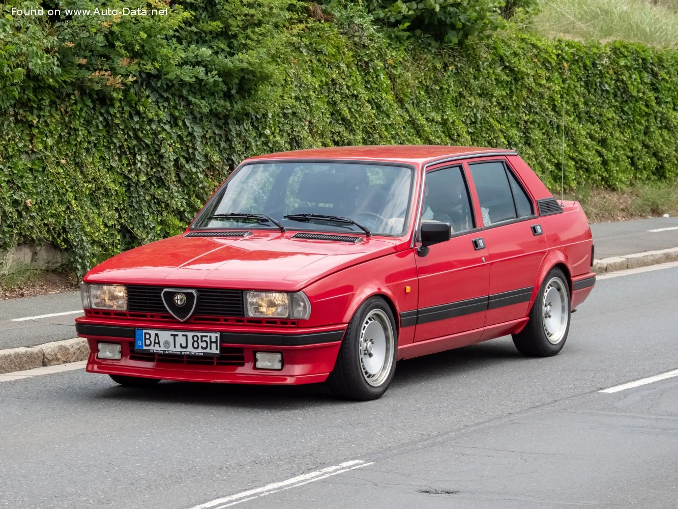 Alfa Romeo Giulietta 1.3 (90 Hp)1977 - 1983 - 1