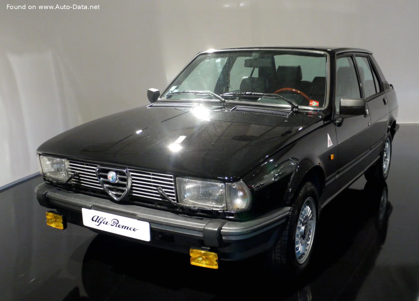 Alfa Romeo Giulietta 1.3 (90 Hp)1977 - 1983 thumbnail 8
