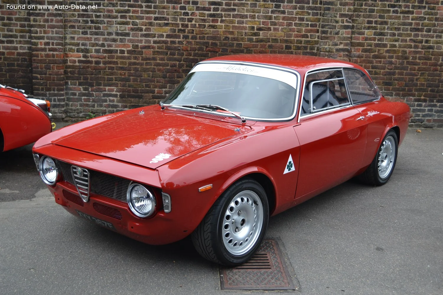 Alfa Romeo GTA Coupe 1.3 Junior (110 Hp)1968 - 1976 thumbnail 2