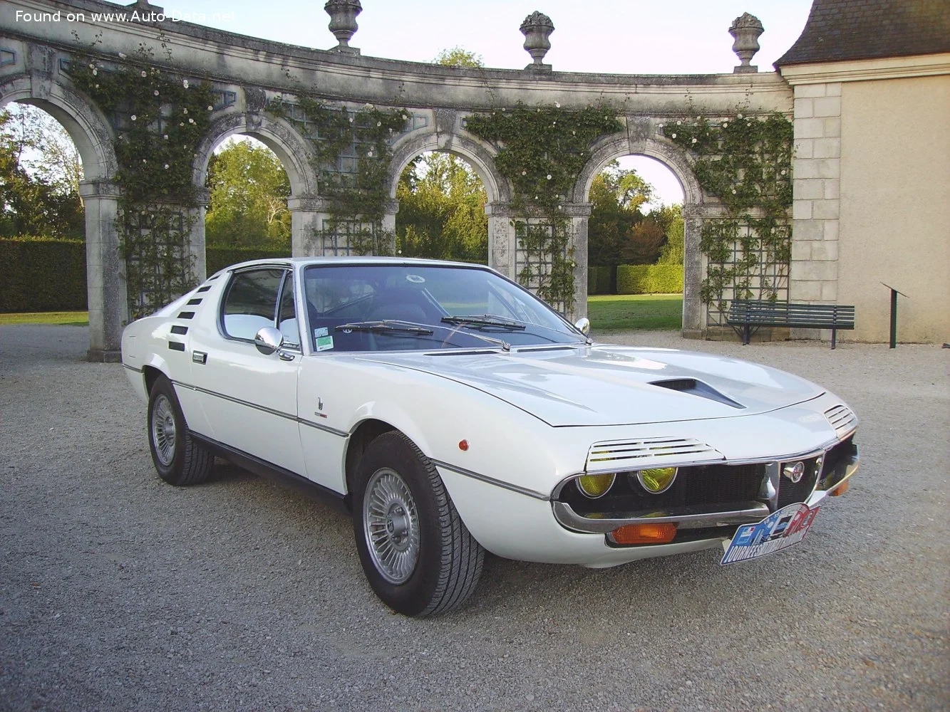 Alfa Romeo Montreal 2.6 (194 Hp)1970 - 1977 thumbnail 6