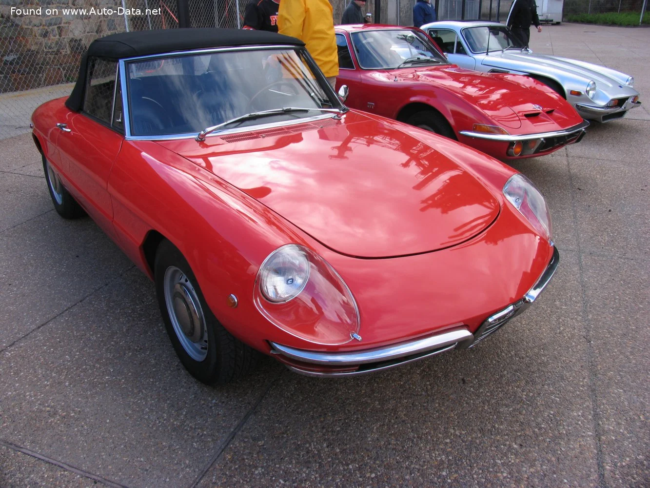 Alfa Romeo Spider 1300 (88 Hp)1968 - 1969 thumbnail 5