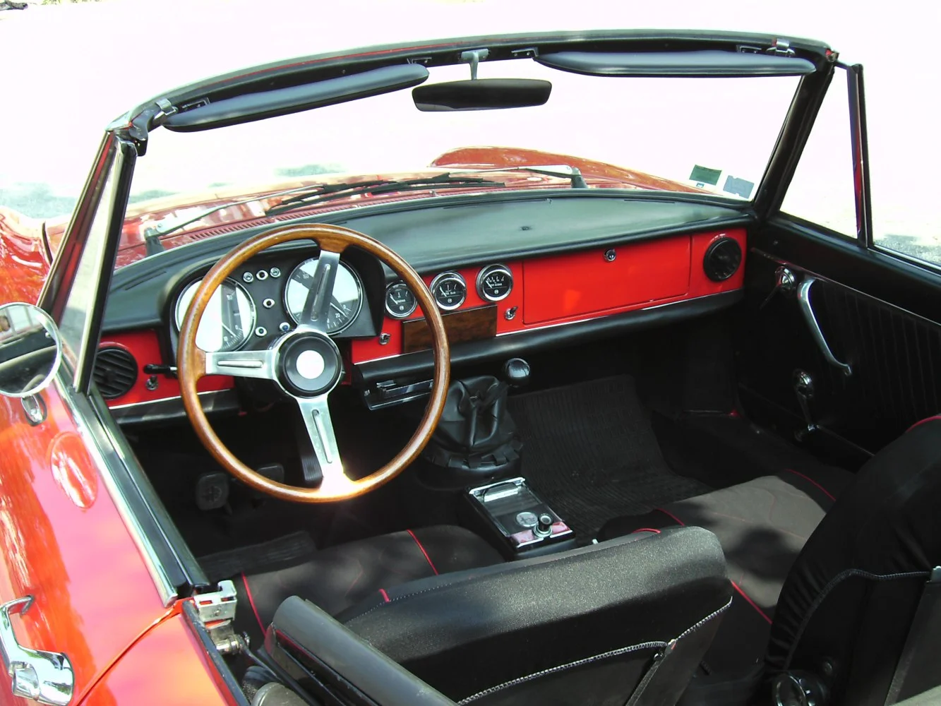 Alfa Romeo Spider 1300 (88 Hp)1968 - 1969 thumbnail 9