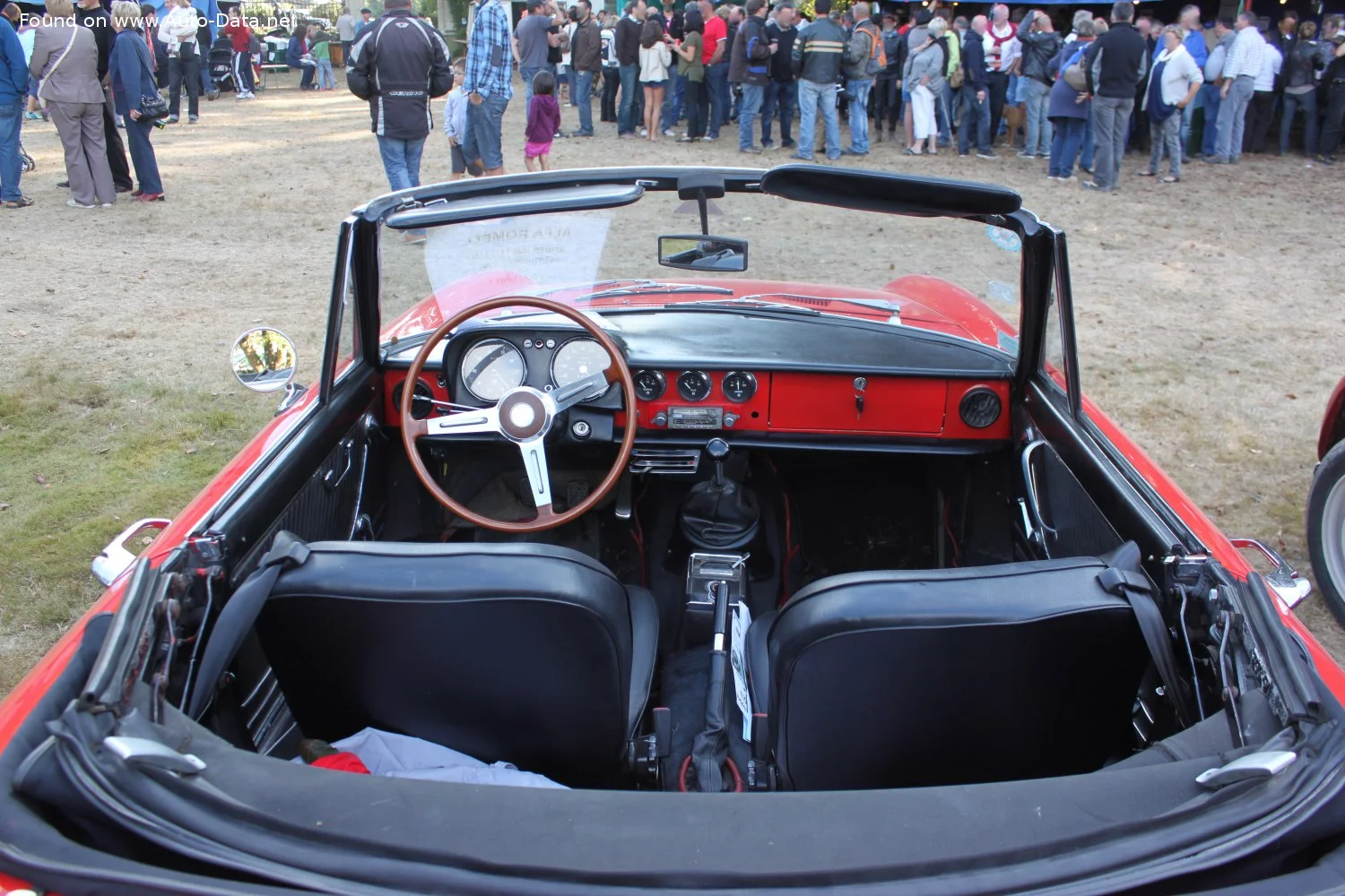 Alfa Romeo Spider 1300 (88 Hp)1968 - 1969 thumbnail 10
