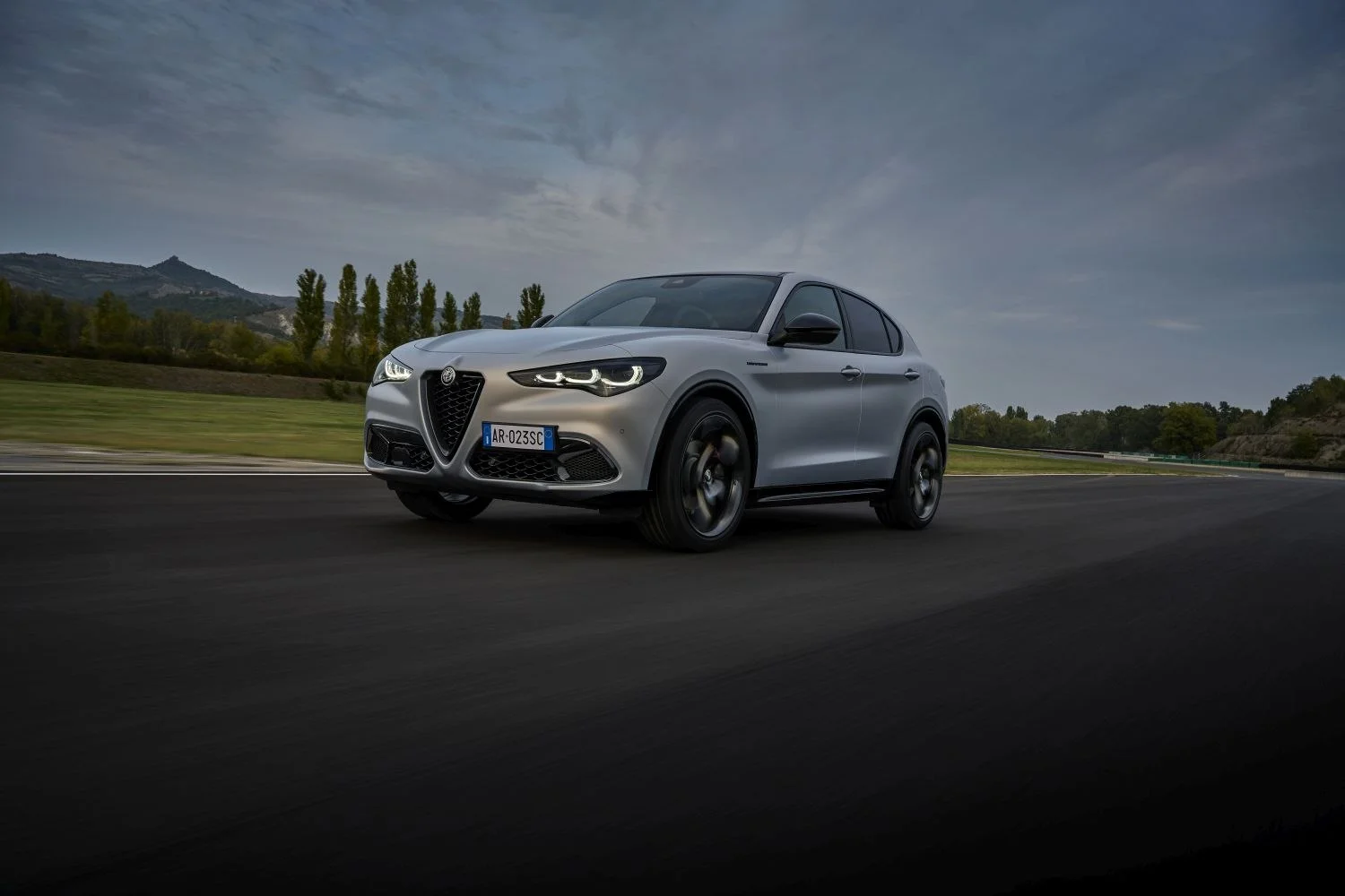 Alfa Romeo Stelvio 2.0 Turbo (280 Hp) Q4 Automatic2022 - thumbnail 2