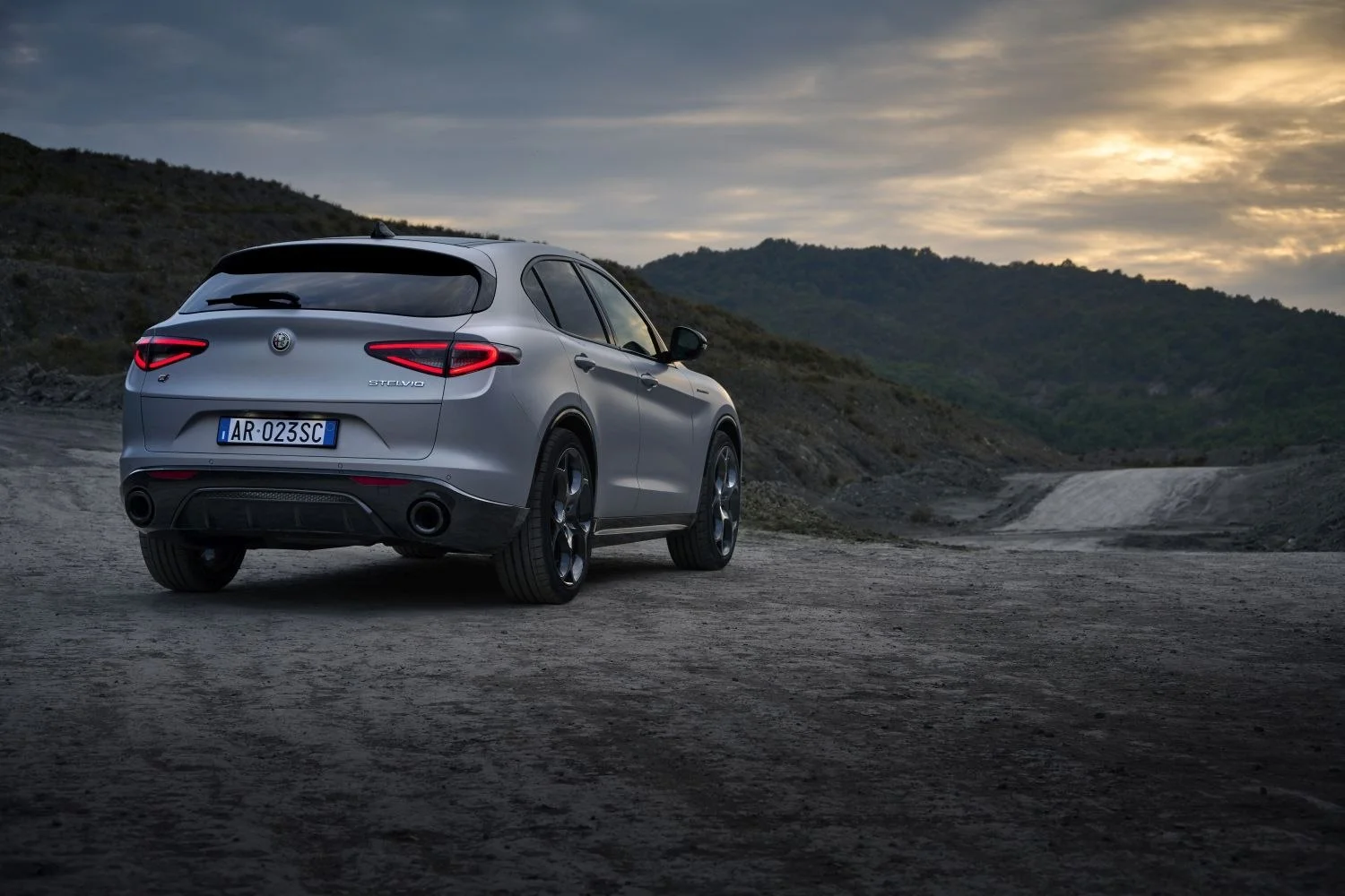 Alfa Romeo Stelvio 2.0 Turbo (280 Hp) Q4 Automatic2022 - thumbnail 3