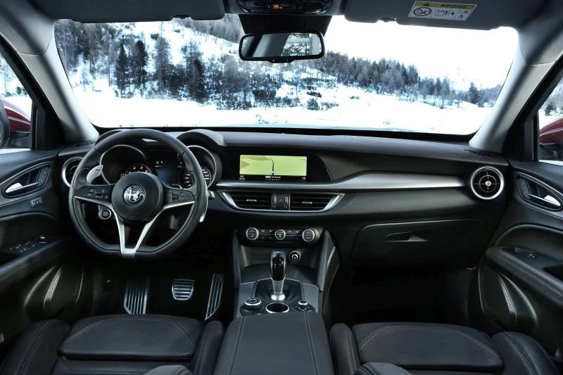 Alfa Romeo Stelvio 2.0 (200 Hp) AWD Automatic2017 - 2018 thumbnail 4
