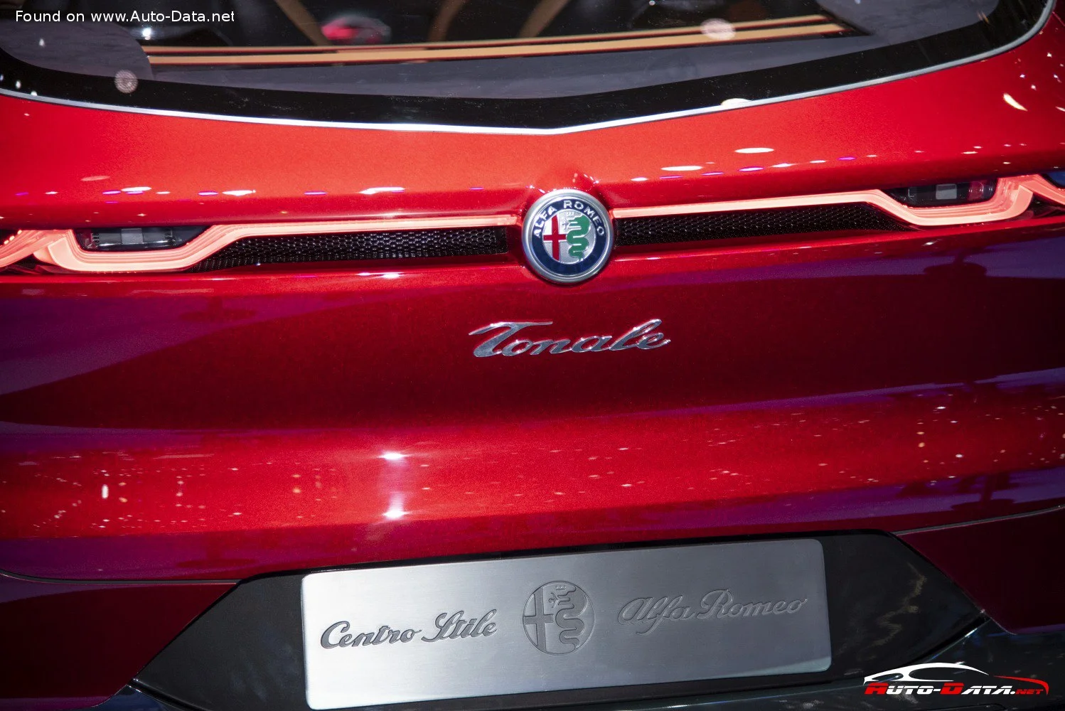 Alfa Romeo Tonale Alfa Romeo Tonale Concept thumbnail 12
