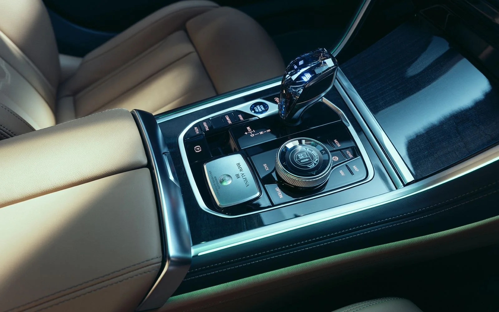 Alpina B8 4.4 V8 (621 Hp) xDrive Switch-Tronic2021 - 2022 thumbnail 18