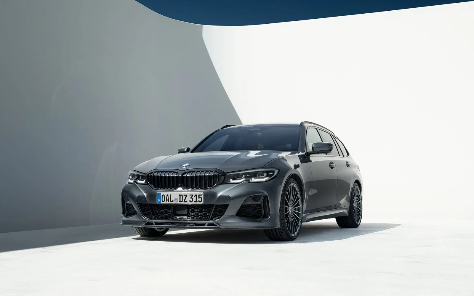 Alpina D3 S 3.0 (355 Hp) Mild Hybrid AWD Switch-Tronic2020 - 2022 thumbnail 2