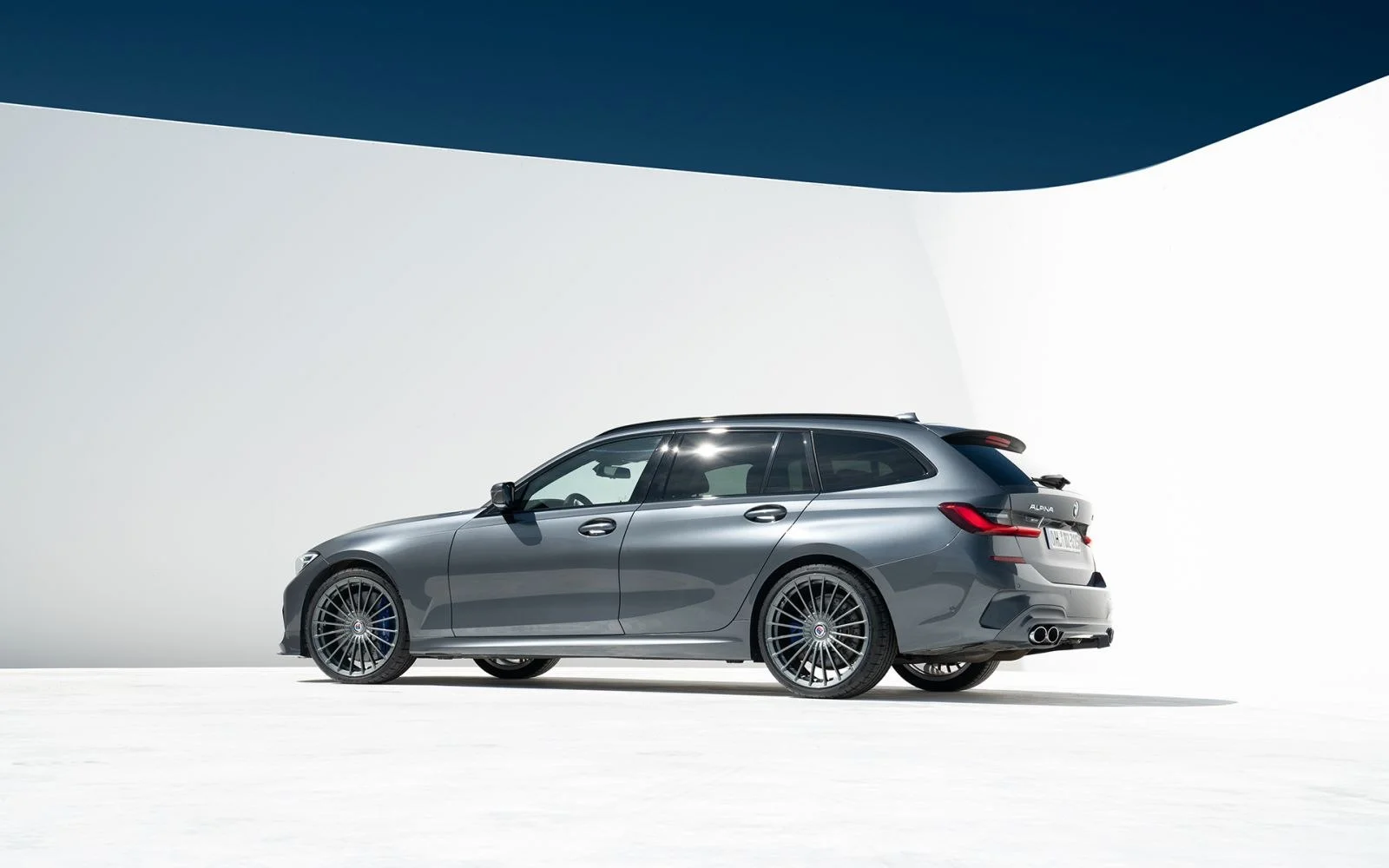 Alpina D3 S 3.0 (355 Hp) Mild Hybrid AWD Switch-Tronic2020 - 2022 thumbnail 3