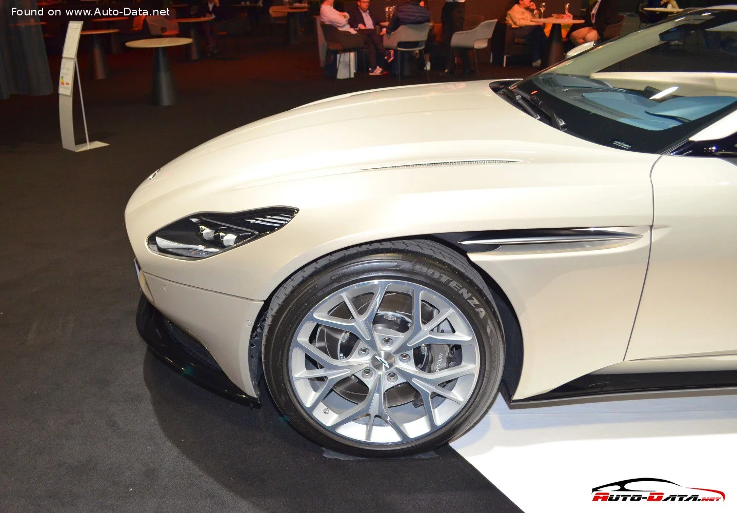 Aston Martin DB11 4.0 V8 (510 Hp) Automatic2018 - 2021 thumbnail 13