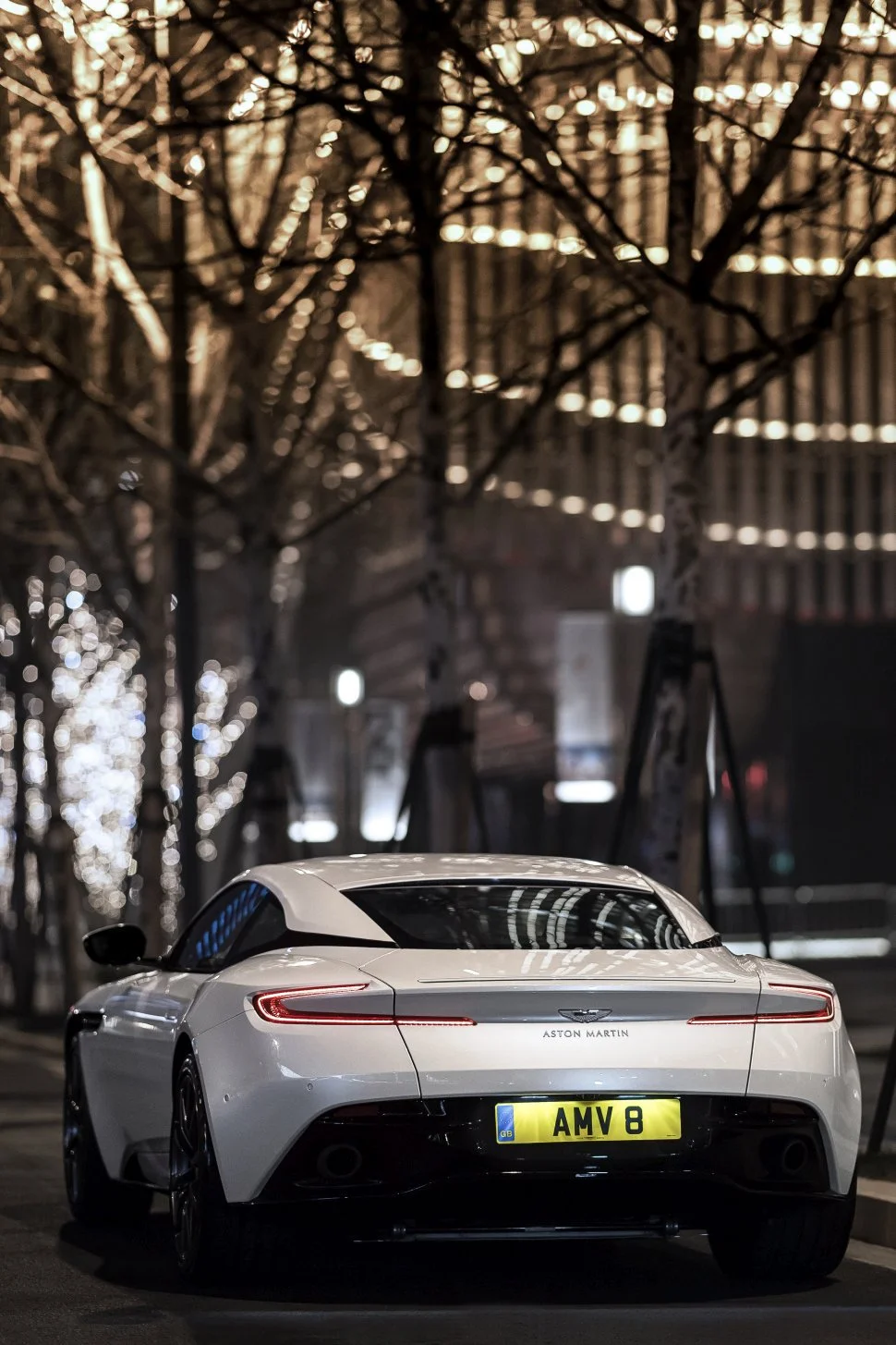 Aston Martin DB11 4.0 V8 (503 Hp) Automatic2017 - 2021 thumbnail 17
