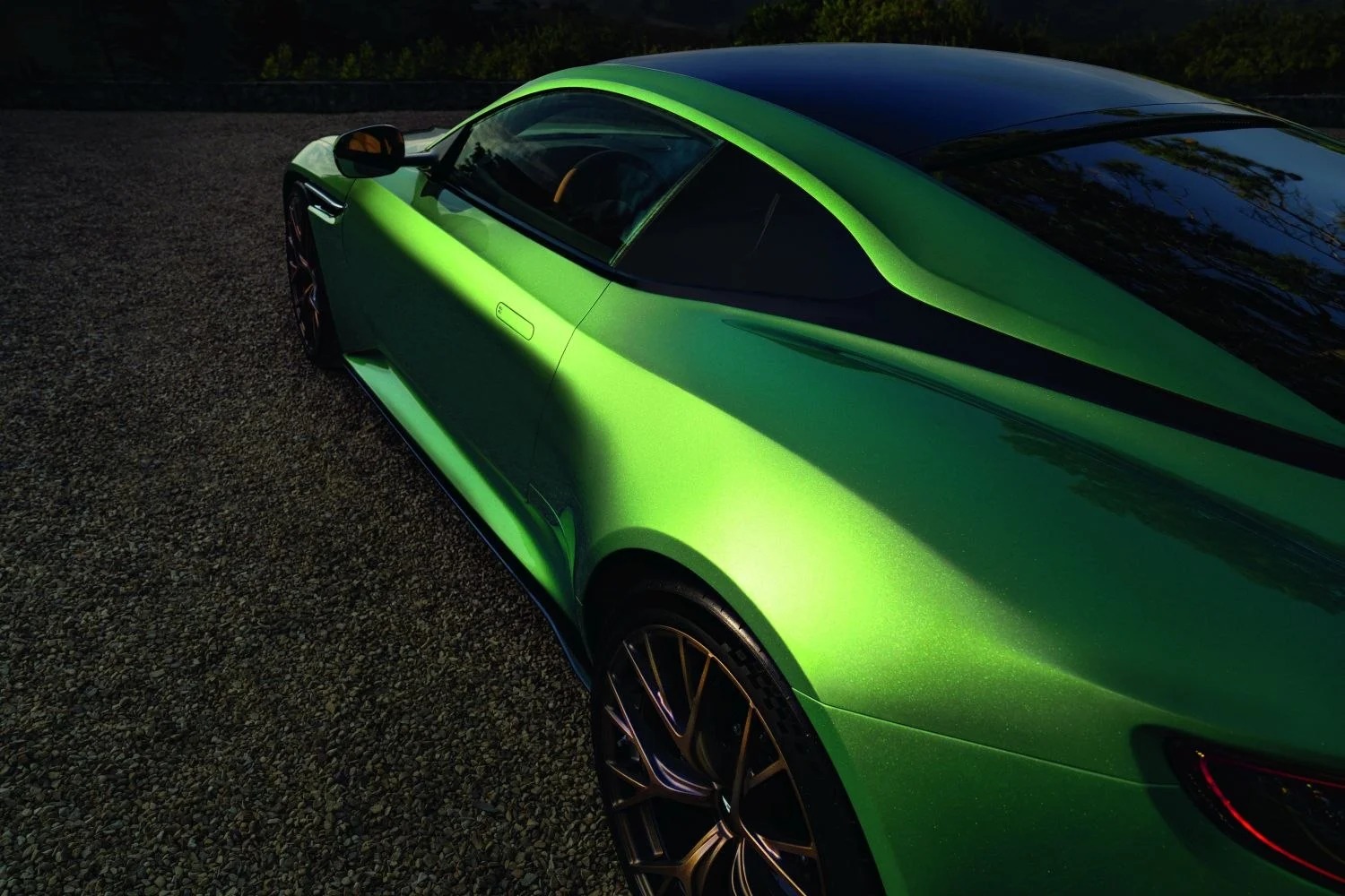 Aston Martin DB12 4.0 V8 (680 Hp) Automatic2023 - thumbnail 13