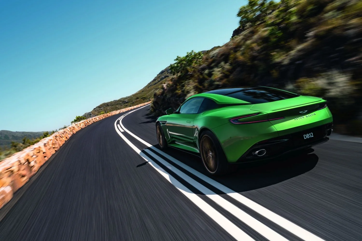 Aston Martin DB12 4.0 V8 (680 Hp) Automatic2023 - thumbnail 3